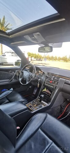 Mercedes E 320 2000, 258,000 km - 3.2 l - Astara