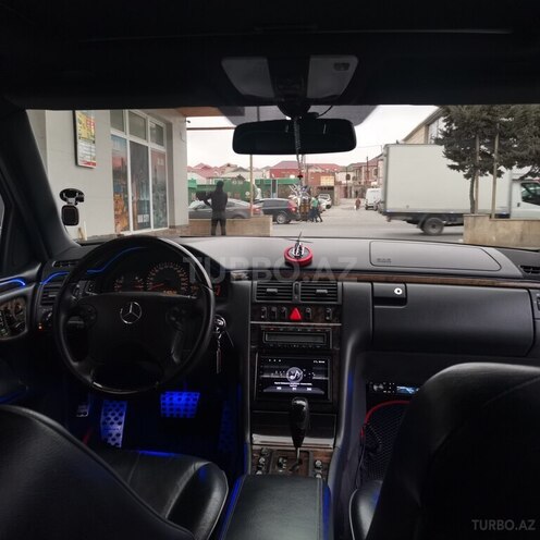 Mercedes E 320 2000, 258,000 km - 3.2 l - Astara