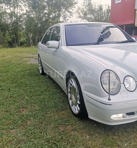Mercedes E 320 2000, 258,000 km - 3.2 l - Astara