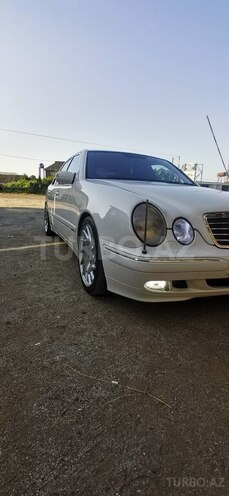 Mercedes E 320 2000, 258,000 km - 3.2 l - Astara