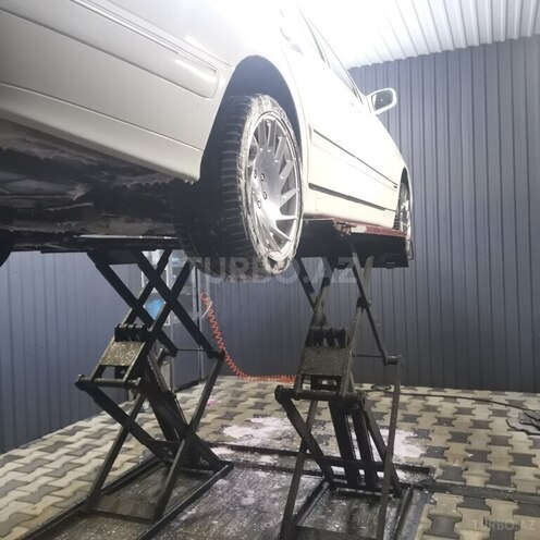 Mercedes E 320 2000, 258,000 km - 3.2 l - Astara