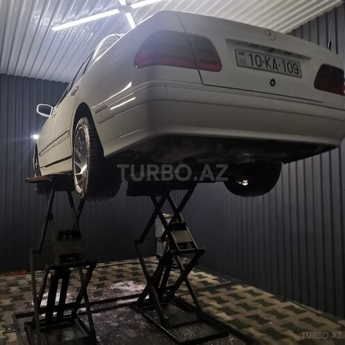 Mercedes E 320 2000, 258,000 km - 3.2 l - Astara