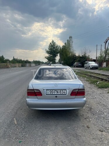 Mercedes E 240 2001, 525,000 km - 2.6 l - Bakı