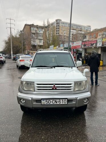 Mitsubishi Pajero io 1999, 340,000 km - 1.8 l - Bakı