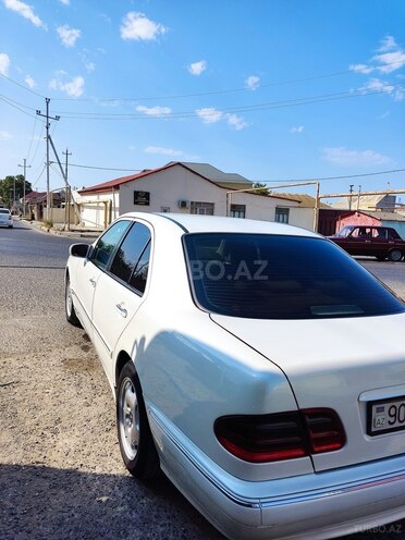 Mercedes E 220 2001, 170,214 km - 2.2 l - Bakı