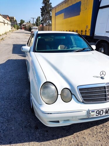 Mercedes E 220 2001, 170,214 km - 2.2 l - Bakı