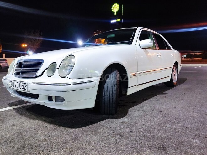 Mercedes E 220 2001, 170,214 km - 2.2 l - Bakı