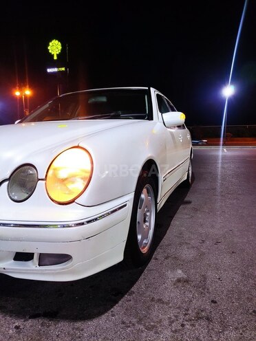 Mercedes E 220 2001, 170,214 km - 2.2 l - Bakı