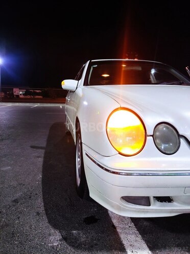 Mercedes E 220 2001, 170,214 km - 2.2 l - Bakı