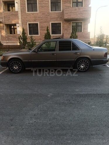 Mercedes C 300 1991, 258,598 km - 3.0 l - Bakı