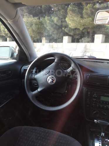 Volkswagen Passat 2001, 235,000 km - 1.8 l - Bakı
