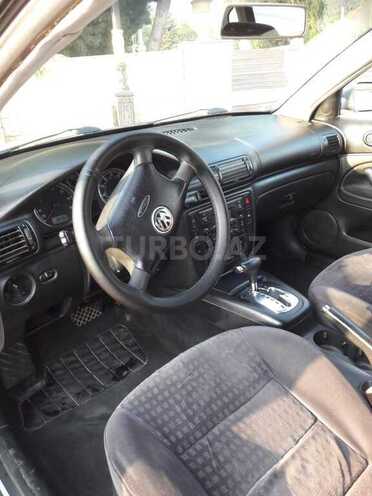 Volkswagen Passat 2001, 235,000 km - 1.8 l - Bakı