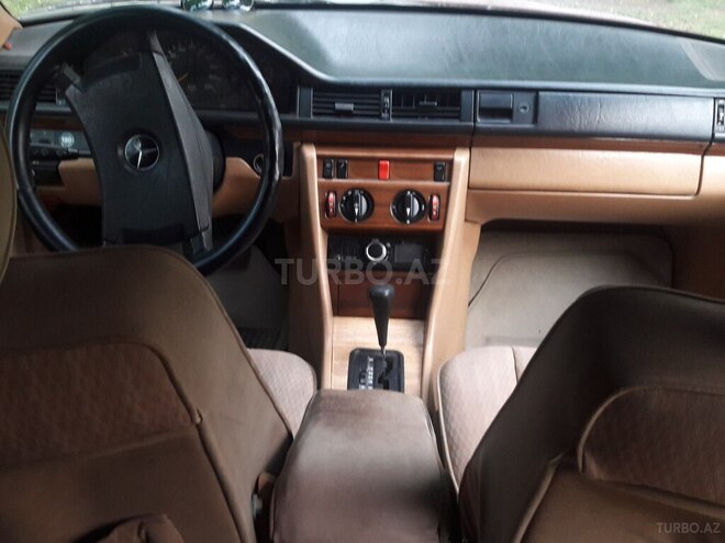 Mercedes E 200 1990, 483,689 km - 2.0 l - Gəncə