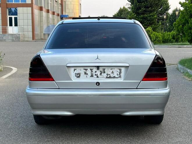 Mercedes C 220 1998, 380,000 km - 2.2 л - Saatlı