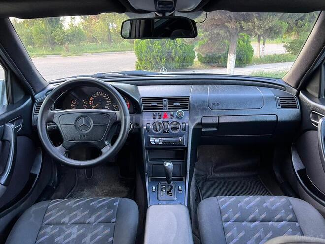 Mercedes C 220 1998, 380,000 km - 2.2 л - Saatlı