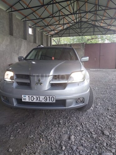 Mitsubishi Outlander 2003, 238,000 km - 2.4 l - Oğuz