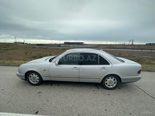 Mercedes E 200 1997, 296,000 km - 2.0 l - Bakı