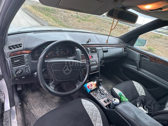 Mercedes E 200 1997, 296,000 km - 2.0 l - Bakı