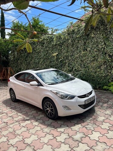 Hyundai Elantra 2011, 315,000 km - 1.8 l - Xudat