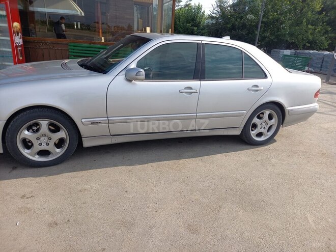 Mercedes E 220 2000, 283,000 km - 2.2 л - Bakı