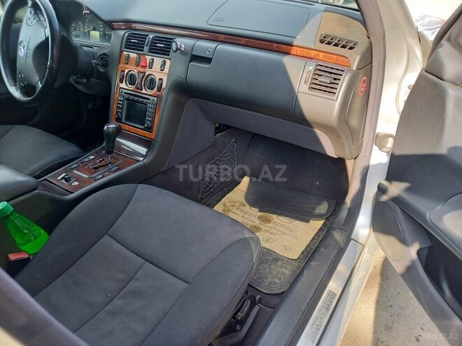 Mercedes E 220 2000, 283,000 km - 2.2 л - Bakı