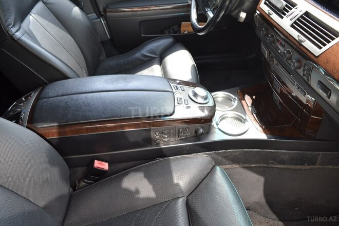 BMW 745 2004, 310,000 km - 4.4 л - Bakı