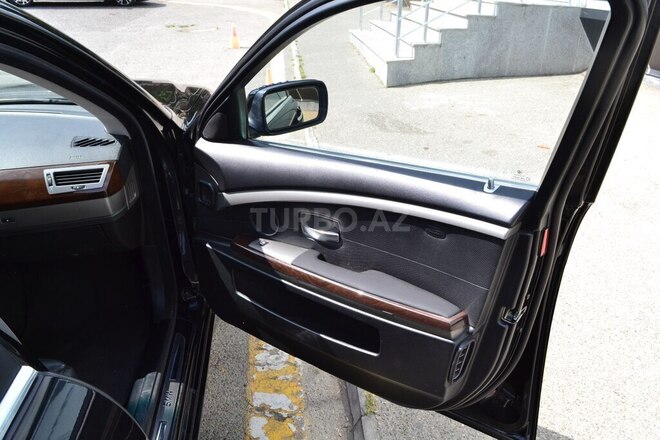 BMW 745 2004, 310,000 km - 4.4 л - Bakı