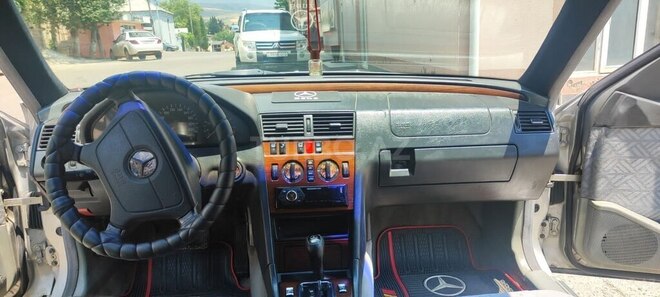 Mercedes C 220 1994, 432,000 km - 2.2 л - Şamaxı