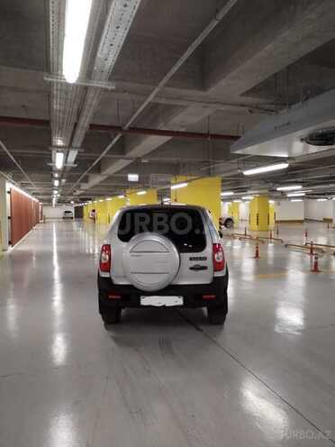 Chevrolet Niva 2010, 100,000 km - 1.7 l - Gəncə
