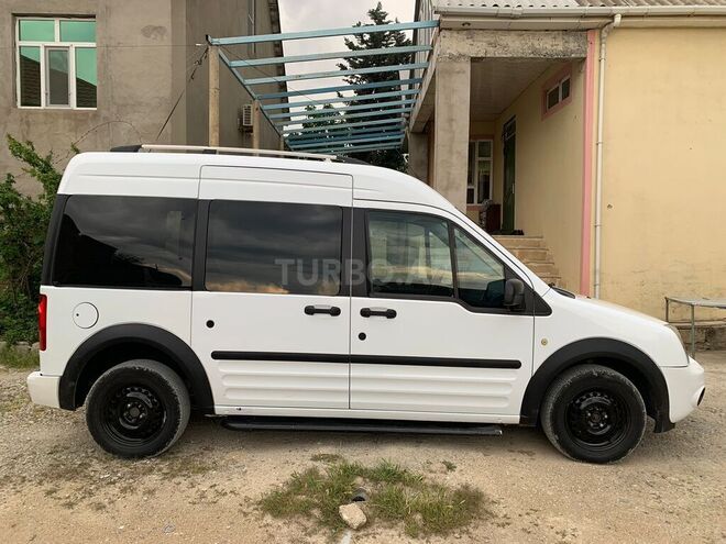 Ford Tourneo Connect 2010, 284,000 km - 1.8 л - Bakı