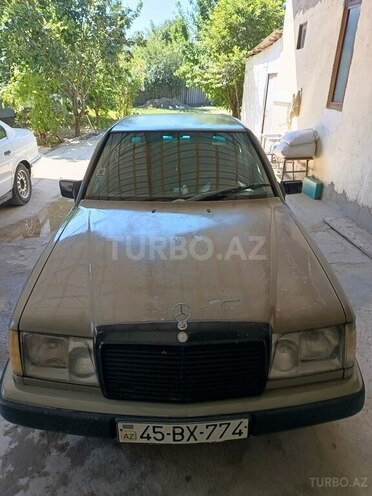 Mercedes E 230 1987, 378,958 km - 2.3 l - Gəncə