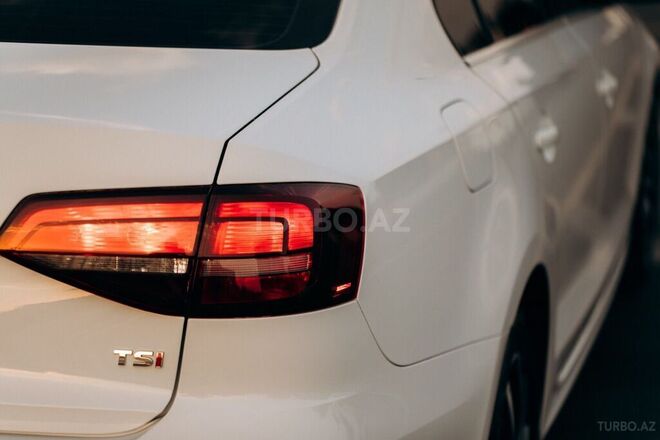 Volkswagen Jetta 2017, 123,919 km - 1.4 l - Bakı