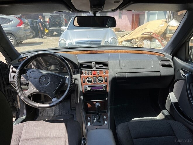 Mercedes C 250 1998, 283,895 km - 2.5 l - Bakı