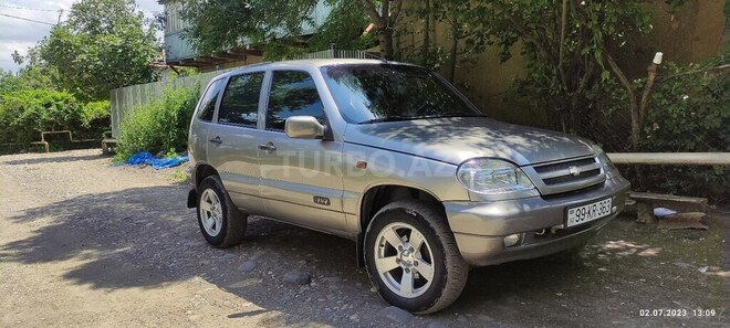 Chevrolet Niva 2008, 184,000 km - 1.7 л - Qusar