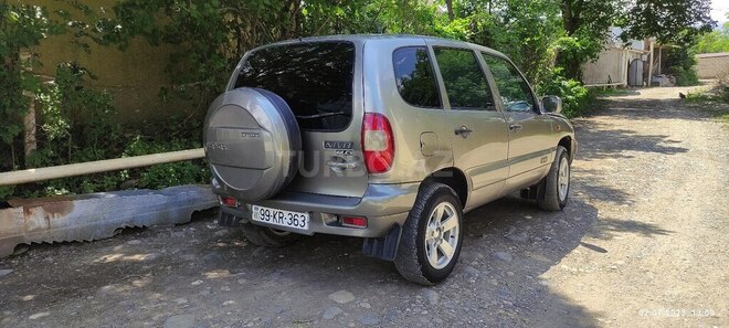 Chevrolet Niva 2008, 184,000 km - 1.7 л - Qusar