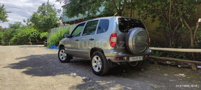 Chevrolet Niva 2008, 184,000 km - 1.7 л - Qusar