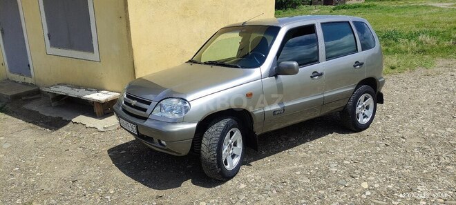 Chevrolet Niva 2008, 184,000 km - 1.7 л - Qusar