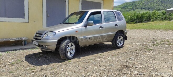 Chevrolet Niva 2008, 184,000 km - 1.7 л - Qusar