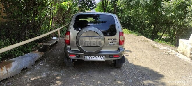 Chevrolet Niva 2008, 184,000 km - 1.7 л - Qusar