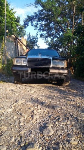 Mercedes E 200 1992, 667,000 km - 2.0 л - Şəki