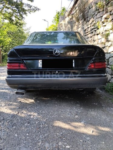 Mercedes E 200 1992, 667,000 km - 2.0 л - Şəki