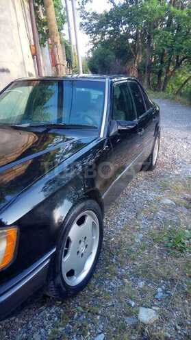 Mercedes E 200 1992, 667,000 km - 2.0 л - Şəki