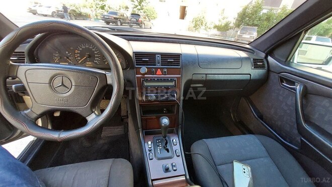 Mercedes C 200 1997, 215,000 km - 2.0 l - Bakı