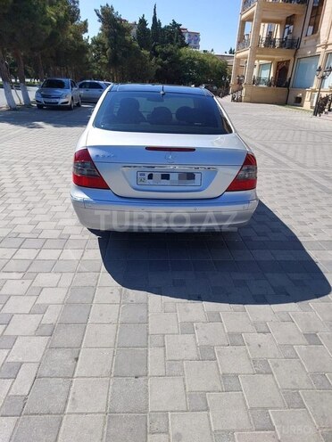 Mercedes E 240 2004, 153,000 km - 2.6 l - Xırdalan