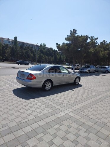 Mercedes E 240 2004, 153,000 km - 2.6 l - Xırdalan