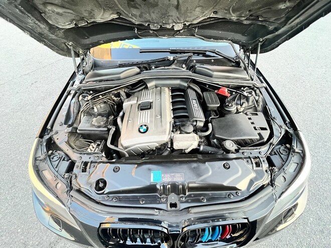 BMW 525 2006, 390,000 km - 2.5 l - Bakı