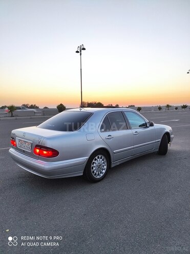 Mercedes E 280 2000, 420,000 km - 2.8 л - Salyan