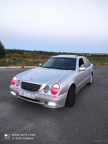 Mercedes E 280 2000, 420,000 km - 2.8 л - Salyan