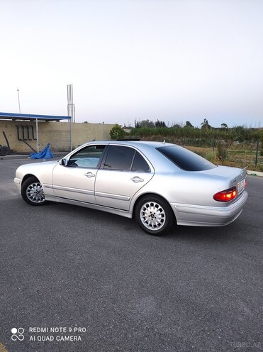 Mercedes E 280 2000, 420,000 km - 2.8 л - Salyan