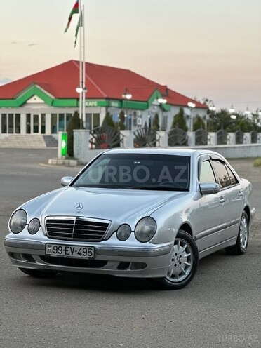 Mercedes E 220 2000, 232,000 km - 2.2 л - Qazax